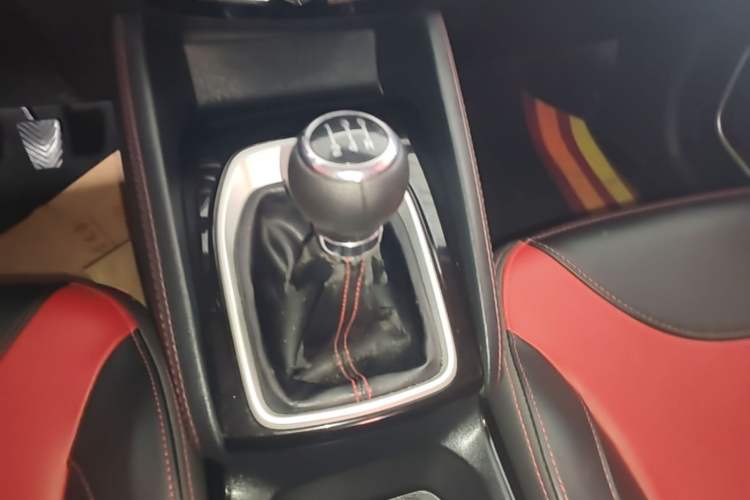 Used Brilliance V3 2017 1.5L Manual Smart Model Gear Lever