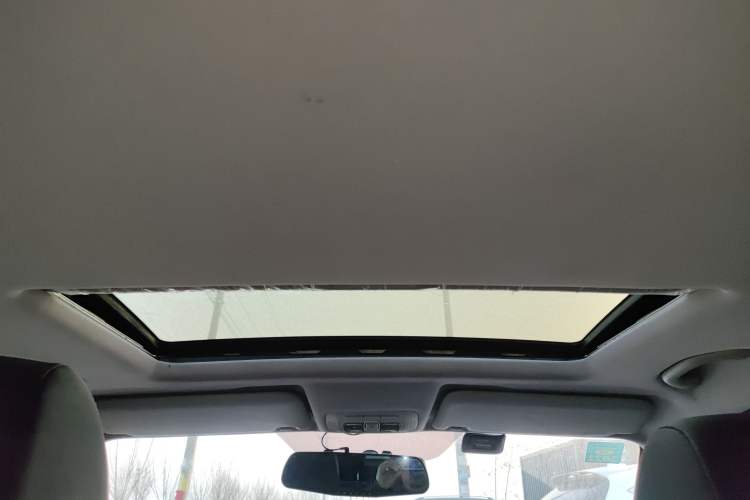 Used Brilliance V3 2017 1.5L Manual Smart Model Headliner