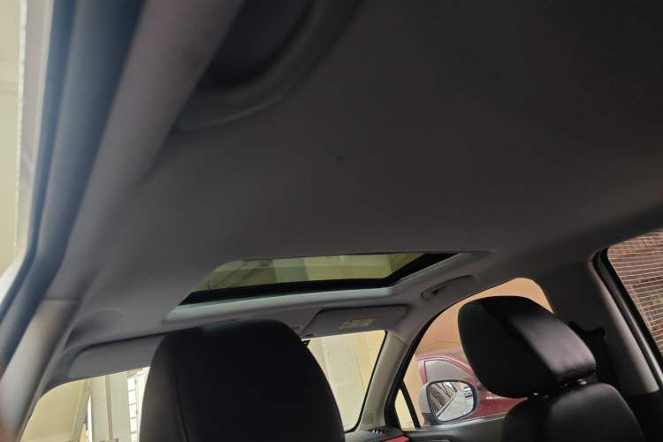 Used Brilliance V3 2017 1.5L Automatic Smart Version Headliner