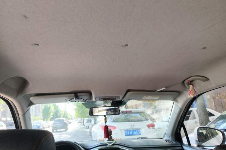 Used Brilliance V3 2017 1.5L Manual Comfort Model Headliner