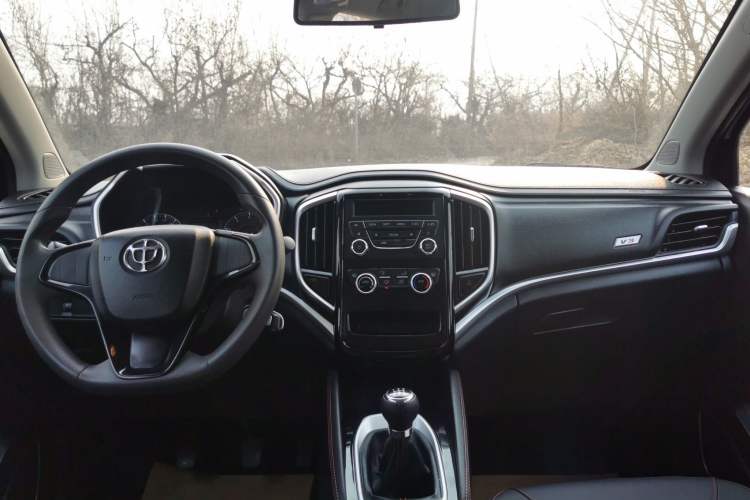 Used Brilliance V3 2017 1.5L Manual Comfort Model Interior 2