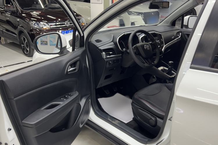 Used Brilliance V3 2017 1.5L Manual Comfort Model Interior 2