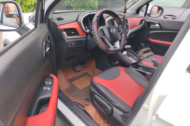 Used Brilliance V3 2017 1.5L Automatic Smart Version Interior 2