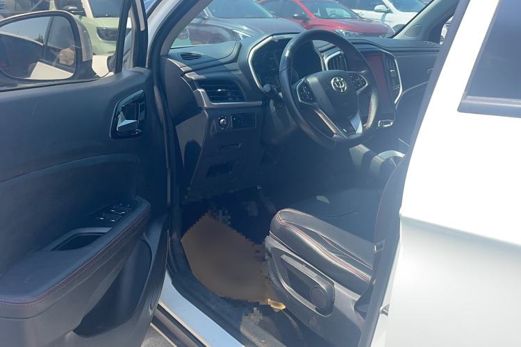 Used Brilliance V3 2017 1.5L Manual Smart Model Interior 2