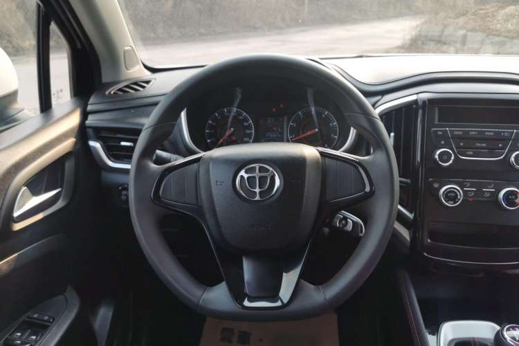 Used Brilliance V3 2017 1.5L Manual Comfort Model Interior 3