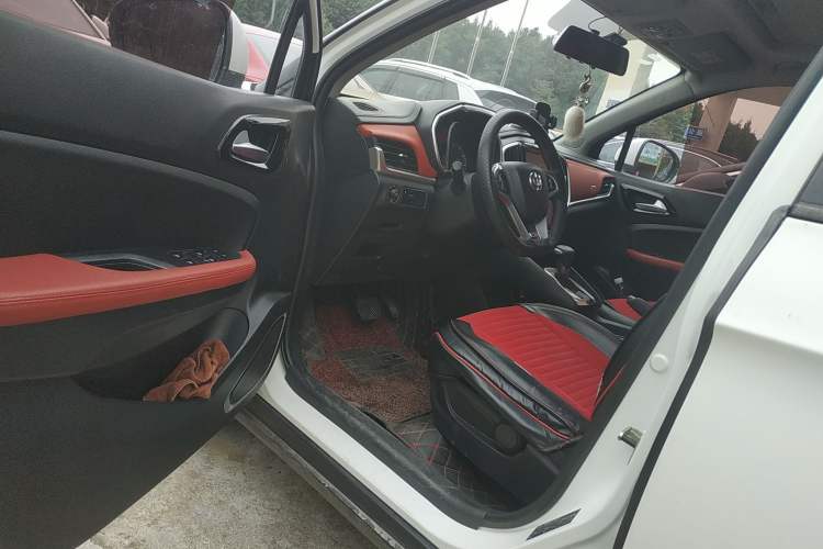 Used Brilliance V3 2017 1.5L Automatic Smart Version Interior 3