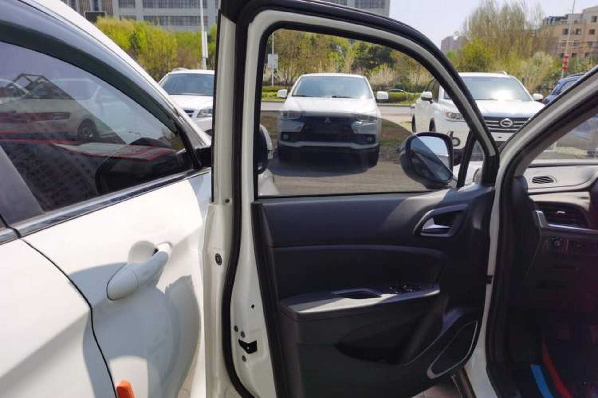 Used Brilliance V3 2017 1.5L Manual Comfort Model Interior 7