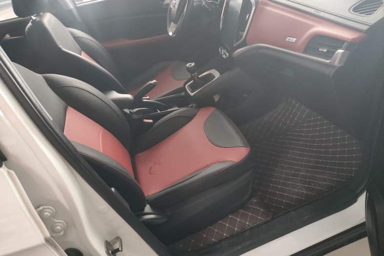 Used Brilliance V3 2017 1.5L Manual Smart Model Interior 8