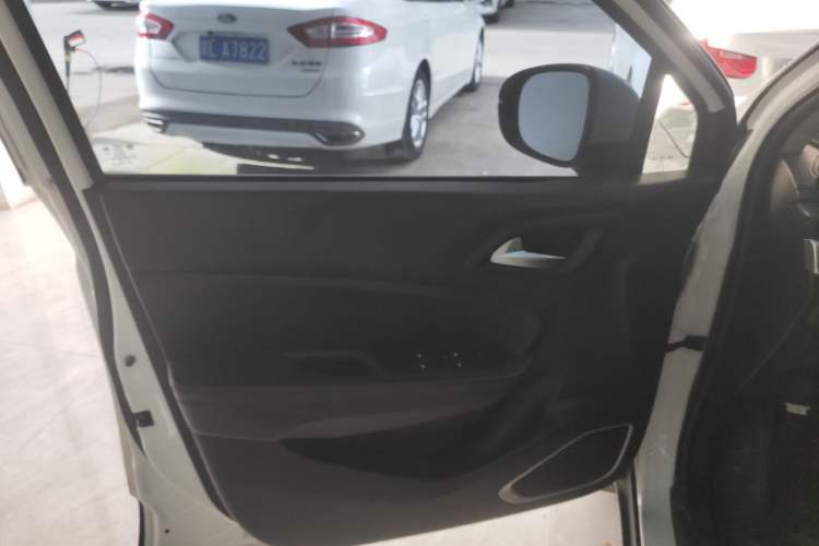 Used Brilliance V3 2017 1.5L Automatic Comfort Model Left Front Door Interior