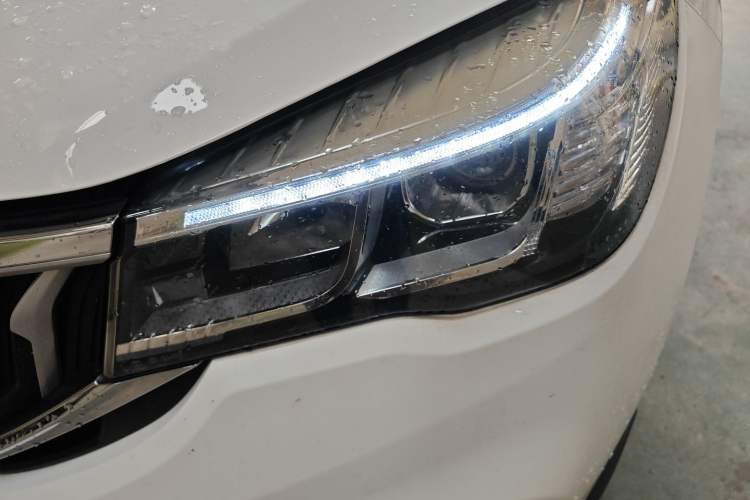 Used Brilliance V3 2017 1.5L Automatic Smart Version Left Front Headlight