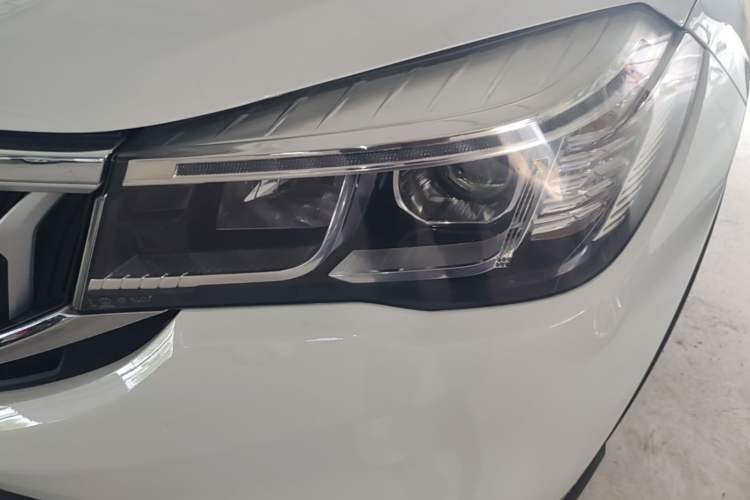 Used Brilliance V3 2017 1.5L Manual Smart Model Left Front Headlight