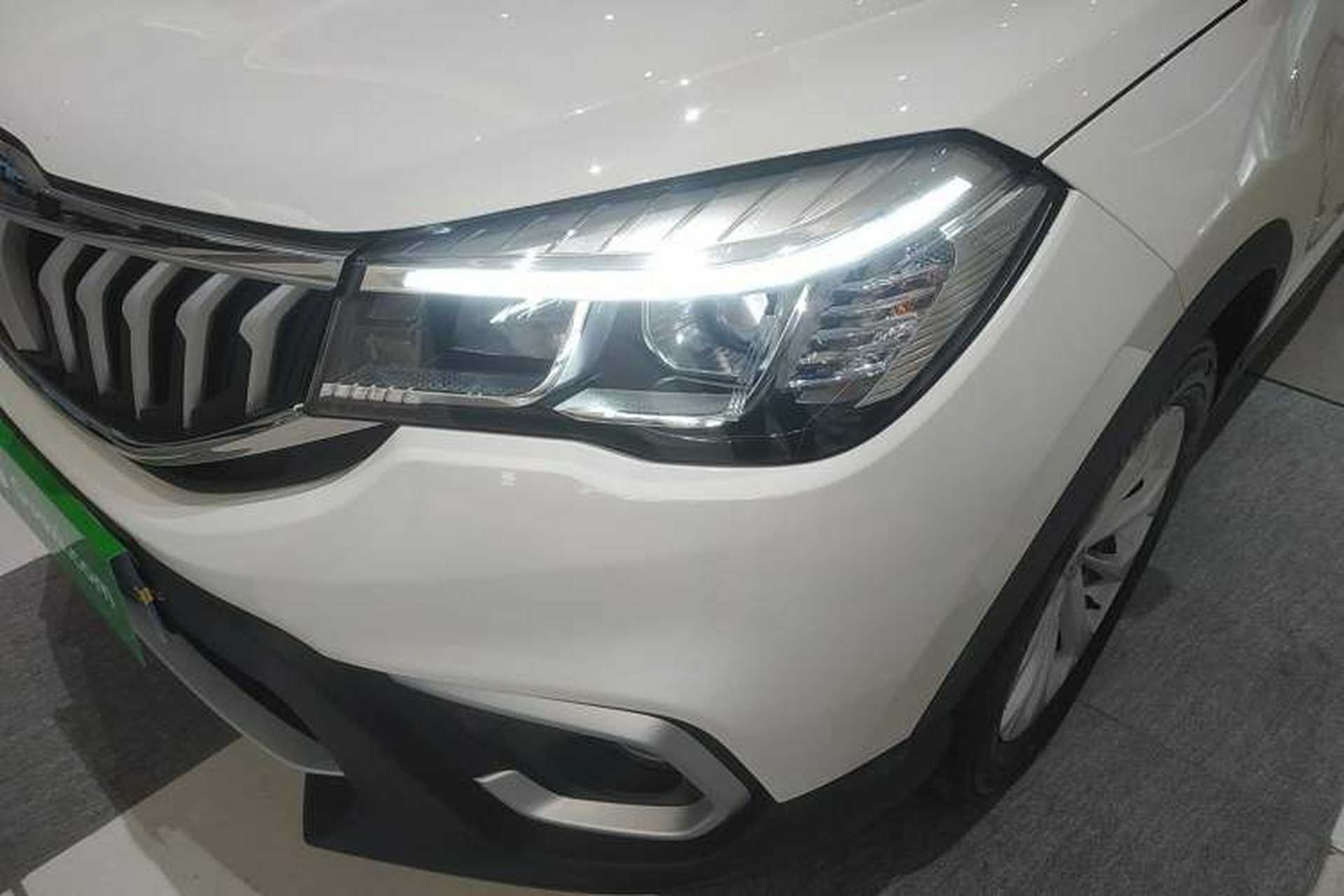 Used Brilliance V3 2017 1.5L Automatic Smart Version Left Front Headlight