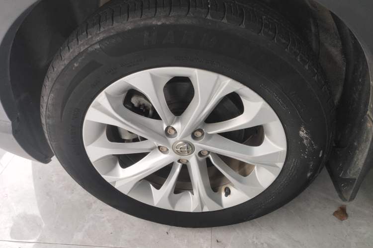 Used Brilliance V3 2017 1.5L Automatic Comfort Model Left Front Wheel Hub