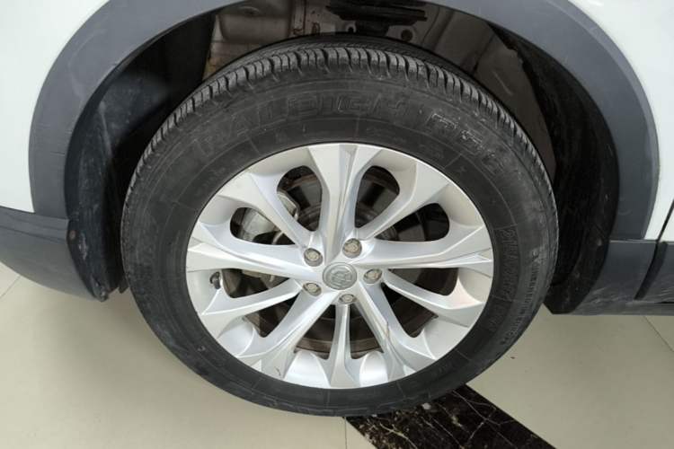 Used Brilliance V3 2017 1.5L Automatic Smart Version Left Front Wheel Hub