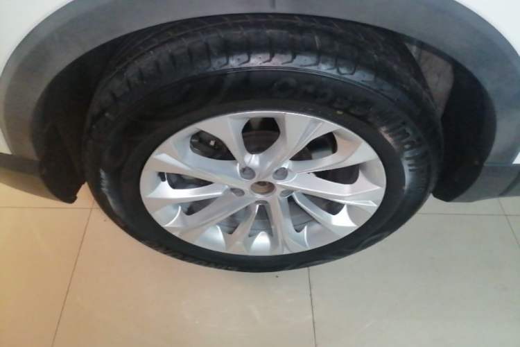 Used Brilliance V3 2017 1.5L Automatic Smart Version Left Front Wheel Hub