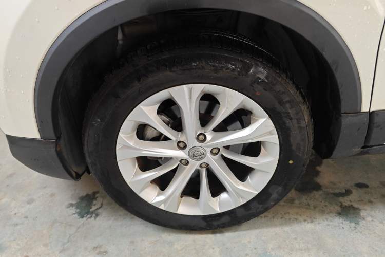 Used Brilliance V3 2017 1.5L Automatic Smart Version Left Front Wheel Hub