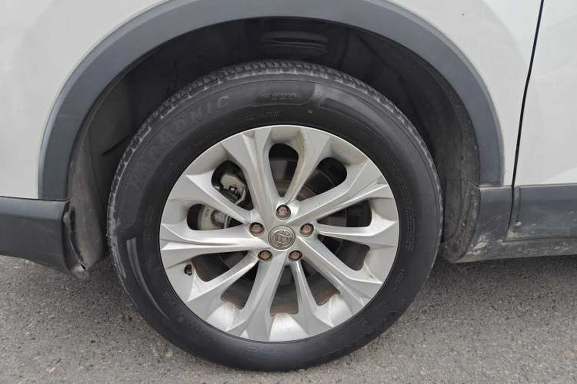 Used Brilliance V3 2017 1.5L Automatic Smart Version Left Front Wheel Hub