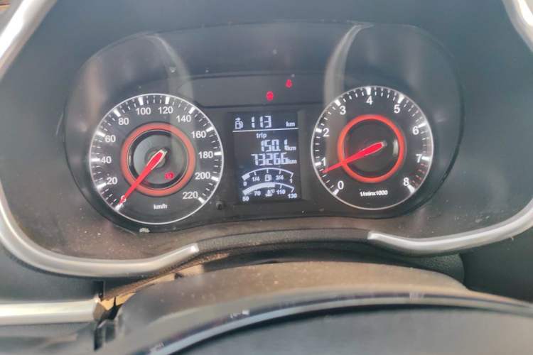 Used Brilliance V3 2017 1.5L Manual Base Version Odometer Close Up