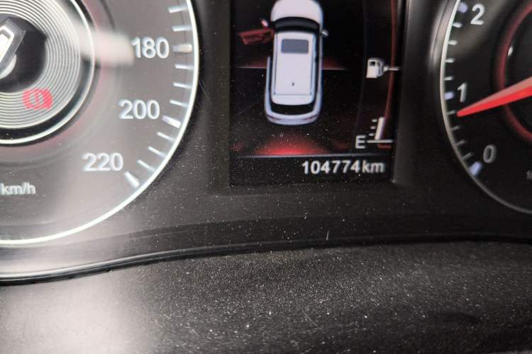Used Brilliance V3 2017 1.5L Manual Smart Model Odometer Close Up