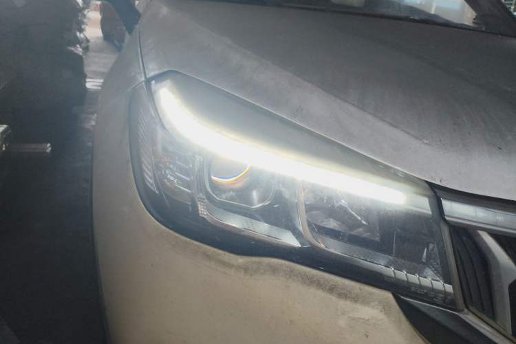 Used Brilliance V3 2017 1.5L Manual Smart Model Right Front Headlight