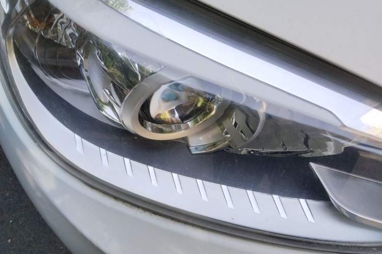 Used Brilliance V3 2017 1.5L Manual Comfort Model Right Front Headlight
