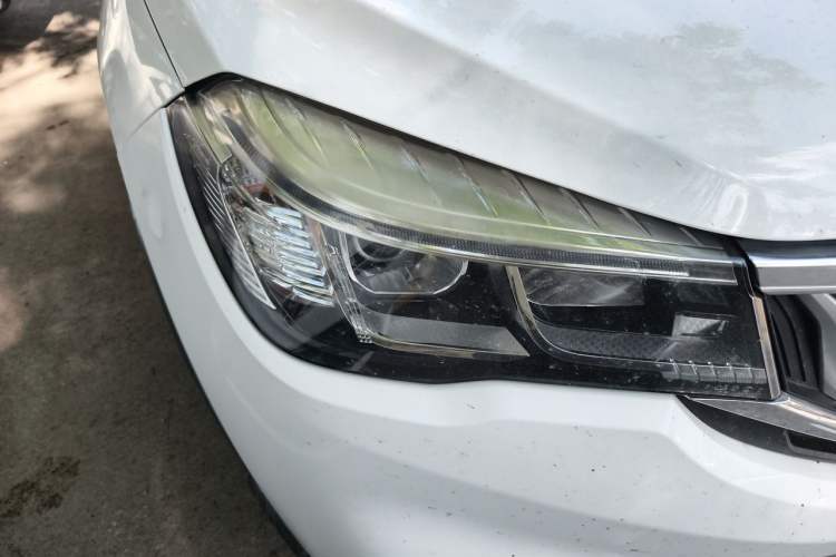 Used Brilliance V3 2017 1.5L Manual Comfort Model Right Front Headlight