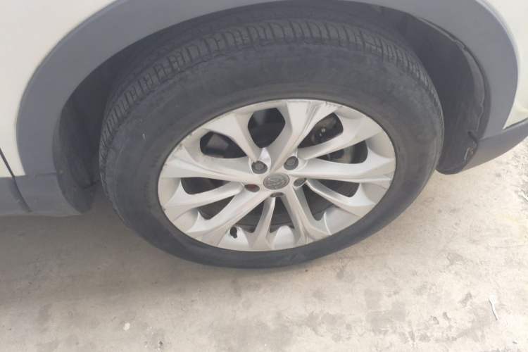 Used Brilliance V3 2017 1.5L Manual Comfort Model Right Front Wheel Hub