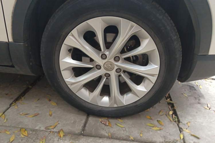 Used Brilliance V3 2017 1.5L Automatic Elite Model Right Front Wheel Hub