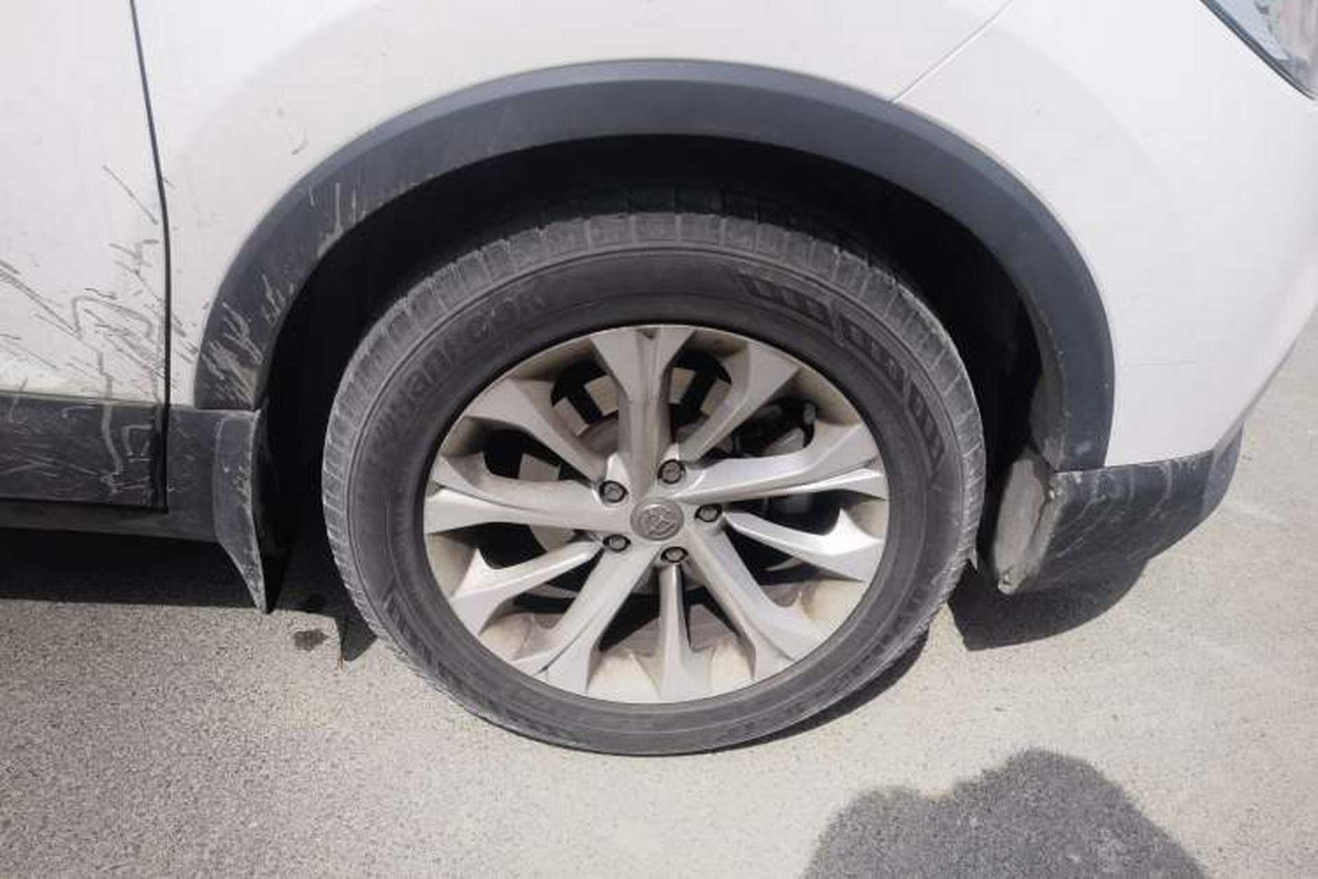 Used Brilliance V3 2017 1.5L Automatic Smart Version Right Front Wheel Hub