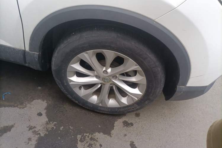 Used Brilliance V3 2017 1.5L Manual Comfort Model Right Front Wheel Hub
