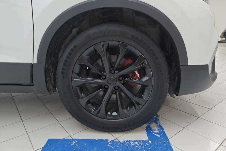 Used Brilliance V3 2017 1.5L Manual Smart Model Right Front Wheel Hub