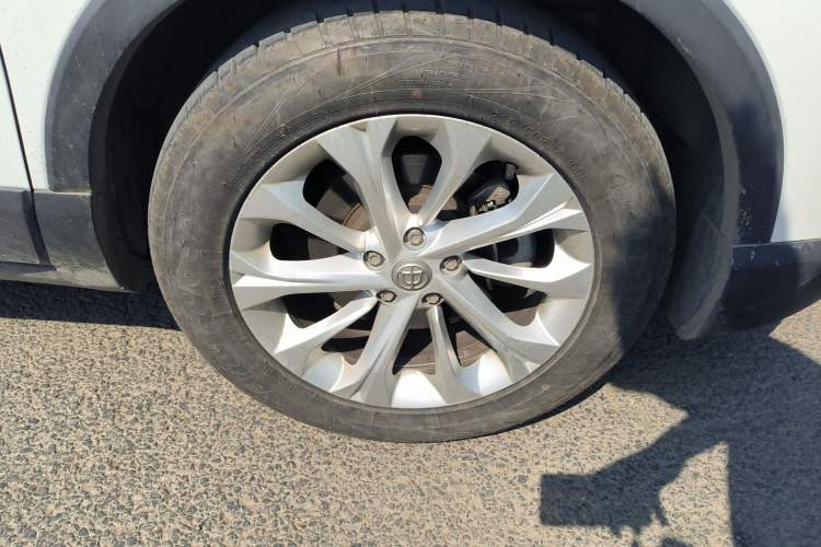 Used Brilliance V3 2017 1.5L Manual Comfort Model Right Front Wheel Hub