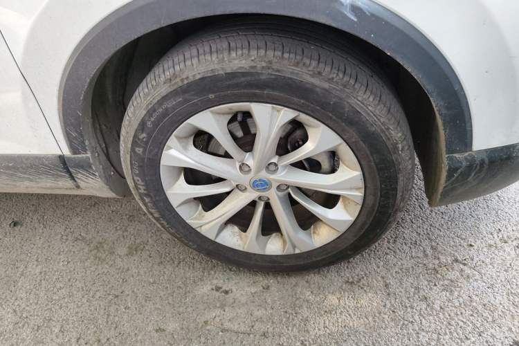 Used Brilliance V3 2017 1.5L Manual Comfort Model Right Front Wheel Hub