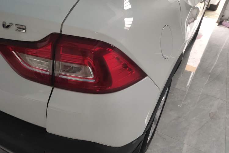 Used Brilliance V3 2017 1.5L Automatic Comfort Model Right Rear Taillight