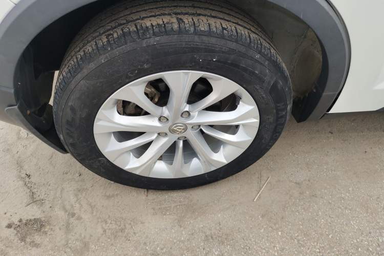 Used Brilliance V3 2017 1.5L Manual Smart Model Right Rear Wheel Hub