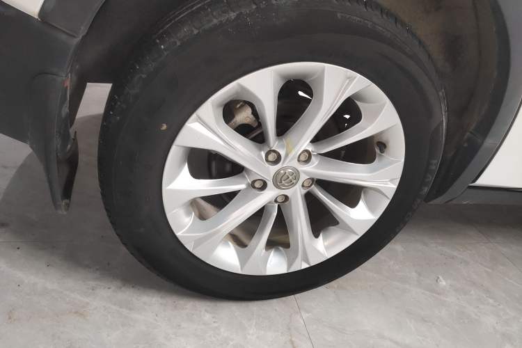 Used Brilliance V3 2017 1.5L Automatic Comfort Model Right Rear Wheel Hub