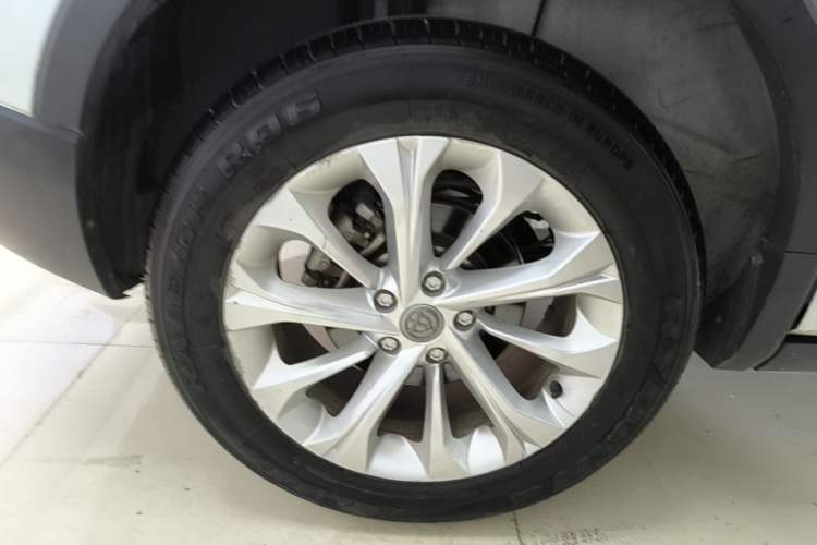 Used Brilliance V3 2017 1.5L Automatic Smart Version Right Rear Wheel Hub