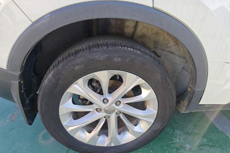Used Brilliance V3 2017 1.5L Automatic Smart Version Right Rear Wheel Hub