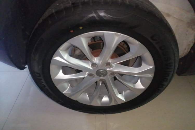 Used Brilliance V3 2017 1.5L Automatic Smart Version Right Rear Wheel Hub