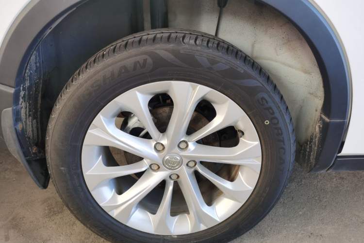 Used Brilliance V3 2017 1.5L Manual Smart Model Right Rear Wheel Hub
