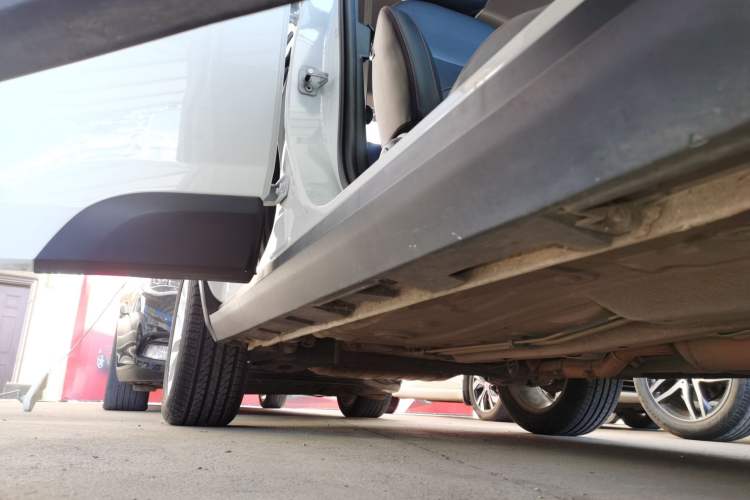 Used Brilliance V3 2017 1.5L Manual Smart Model Right Side Sill