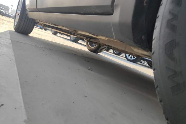 Used Brilliance V3 2017 1.5L Manual Comfort Model Right Side Sill