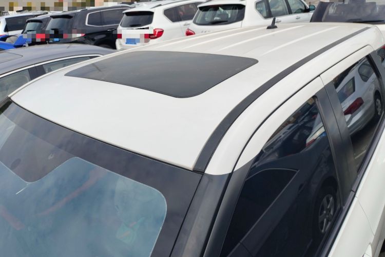 Used Brilliance V3 2017 1.5L Manual Smart Model Roof