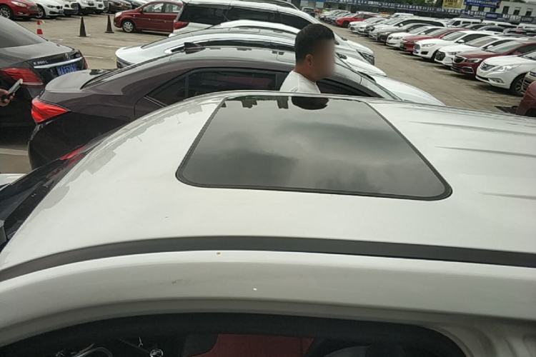 Used Brilliance V3 2017 1.5L Manual Smart Model Roof
