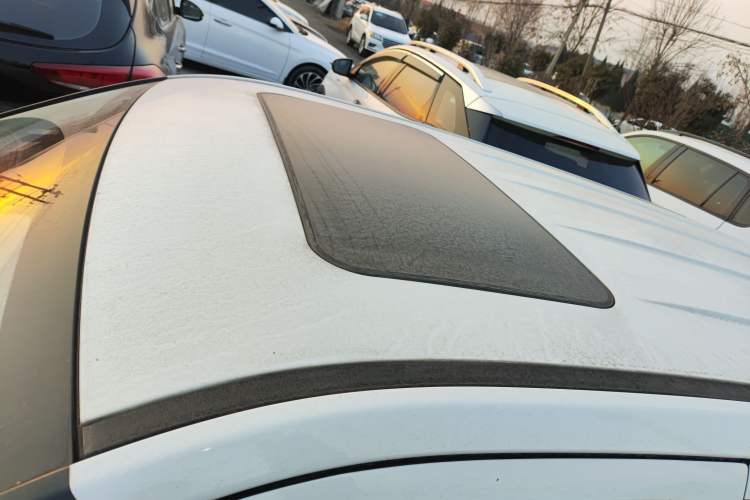 Used Brilliance V3 2017 1.5L Manual Smart Model Roof
