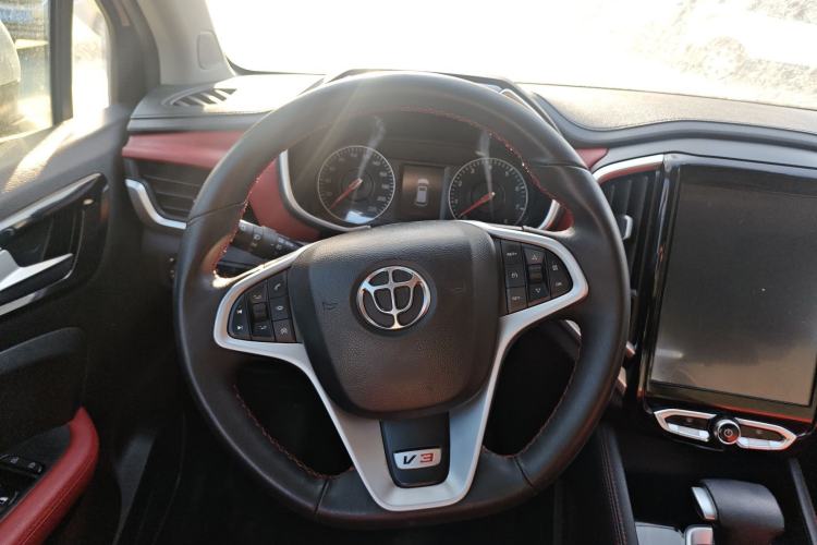 Used Brilliance V3 2017 1.5L Automatic Smart Version Steering Wheel