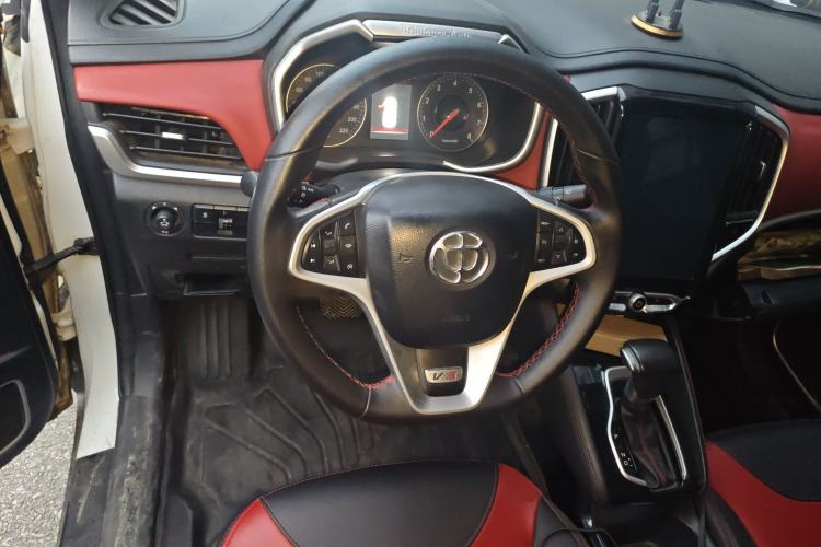 Used Brilliance V3 2017 1.5L Automatic Smart Version Steering Wheel