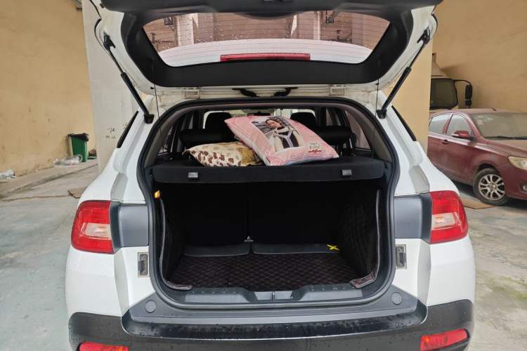 Used Brilliance V3 2017 1.5L Automatic Smart Version Trunk
