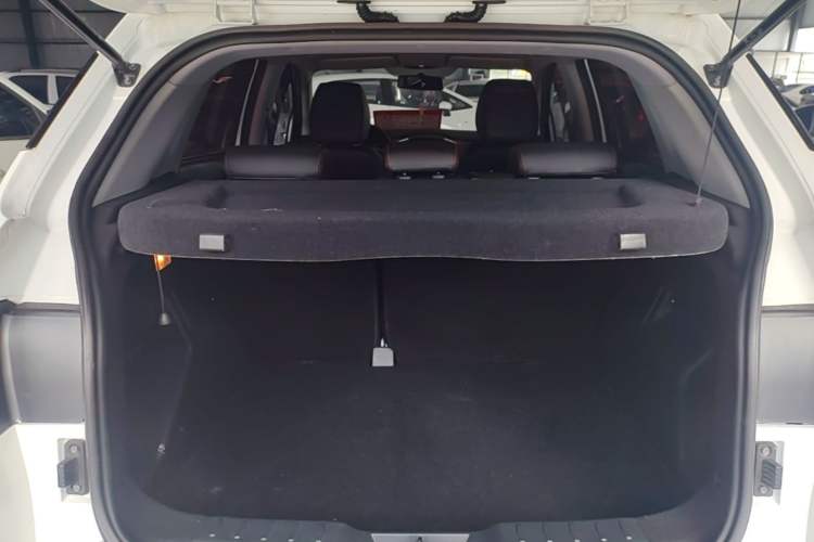 Used Brilliance V3 2017 1.5L Manual Smart Model Trunk