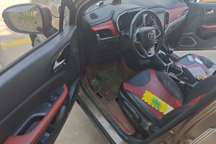 Used Brilliance V3 2017 1.5L Manual Smart Model Driver Seat